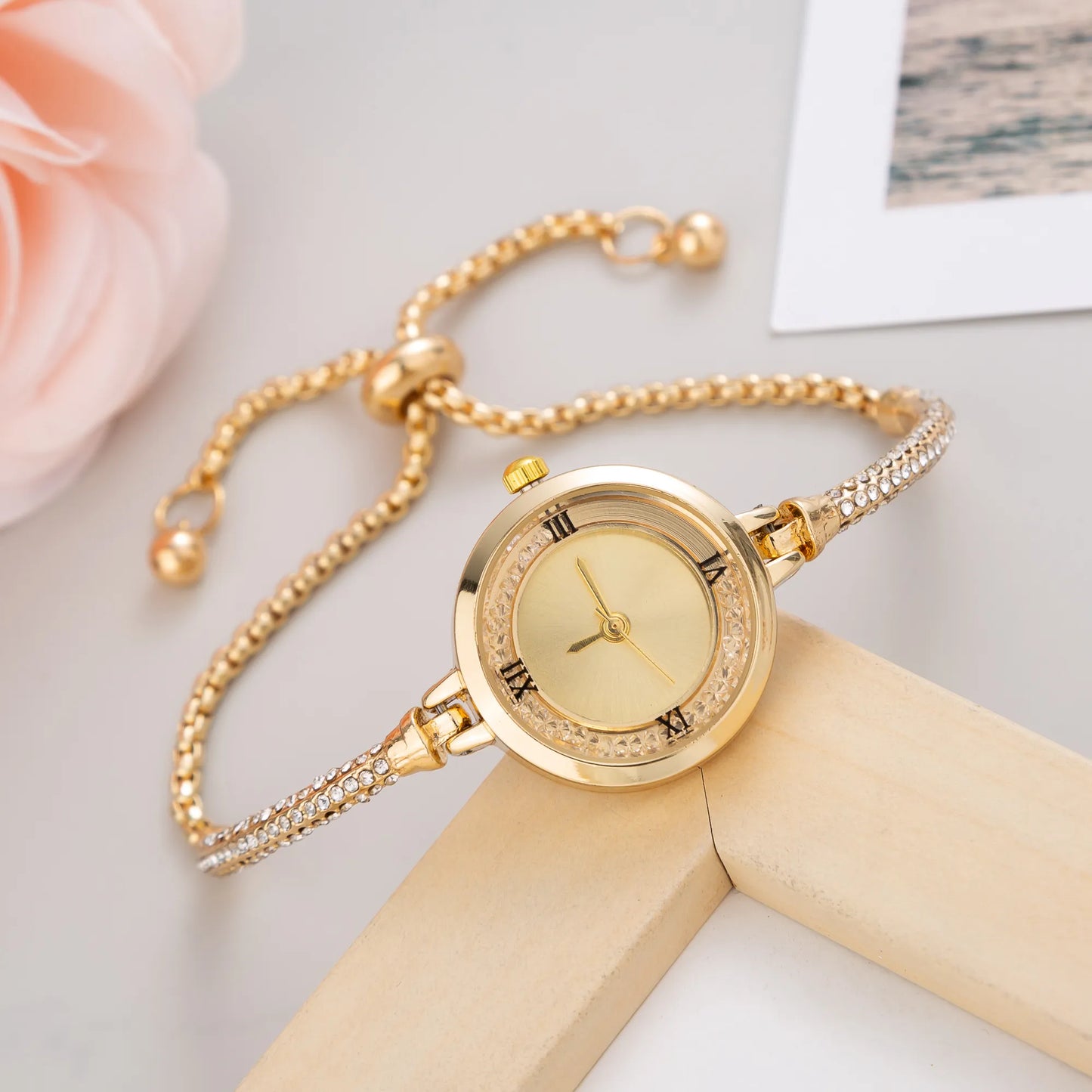 2023 Cute Women Steel Bracelet Watch Quartz Luxury Fashion Small Dial Watches Popular Wristwatch Female Elegant